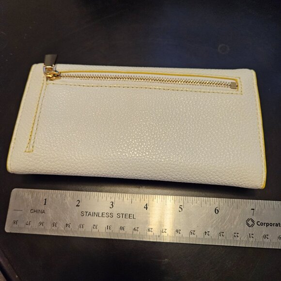 Michael Kors Slim Leather Wallet White - Picture 2 of 6